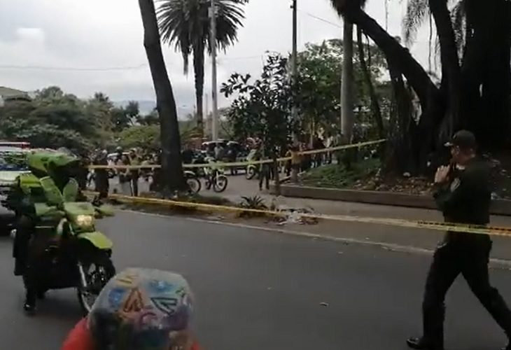 Encuentran cuerpo embolsado en plazuela de un barrio de Medellín