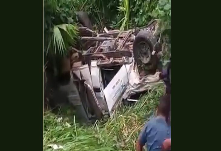 Dos muertos tras volcamiento de ambulancia en la vía San Pedro de Urabá-Valencia