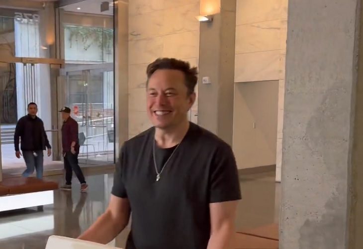 Elon Musk confirmó la compra de la red social Twitter
