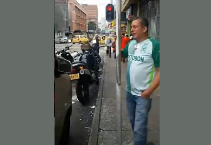 Hincha de Nacional llevado por la tristeza de la eliminación se viraliza en redes