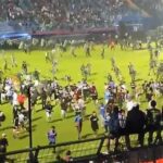 17 niños murieron en la penosa tragedia en un estadio de fútbol en Indonesia