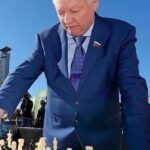 El excampeón mundial de ajedrez, Anatoli Karpov está en coma inducido