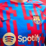 Movida publicitaria del Barca haría que Piqué use un logo de Shakira