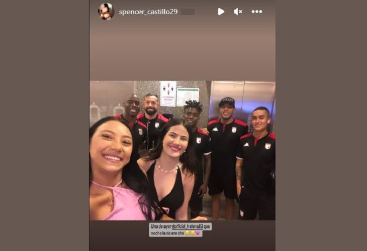 Spencer Castillo- Polémica por foto de una modelo webcam con 5 jugadores de Santa Fe