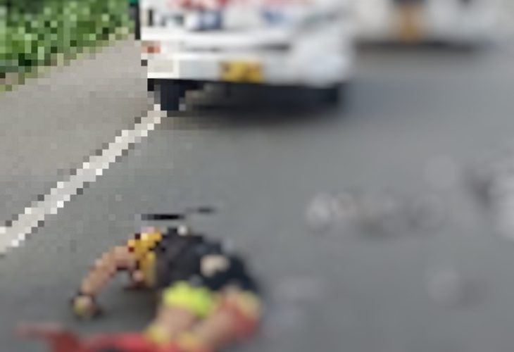 Muere ciclista que se tropezó con otro y fue arrollado luego por camión en vía Tuluá- Buga