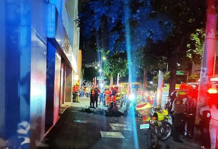 Mujer cae desde edificio donde funcionaba la Clínica Medellín en el centro