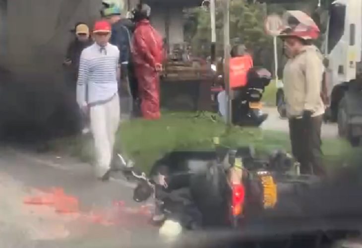 MUERTE CERCA DE LA MACARENA: Muere motociclista a la que camión le pasó por encima en la Regional, Medellín