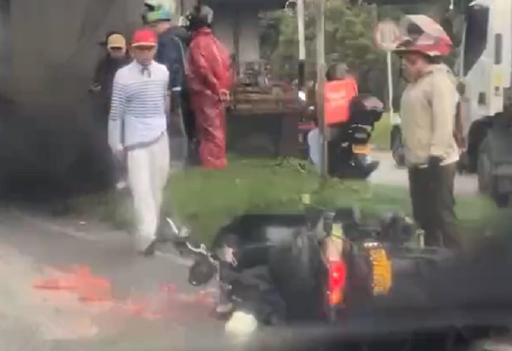 MUERTE CERCA DE LA MACARENA: Muere motociclista a la que camión le pasó por encima en la Regional, Medellín