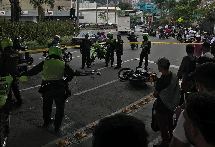 Matan a un hombre que iba en moto por la 10 con avenida Guayabal, en Medellín