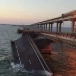 Tres muertos por explosión que acabó con único puente que une a Crimea con Rusia