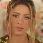 Con los ojos llenos de lágrimas, Shakira estrena la esperada canción 'Monotonía'