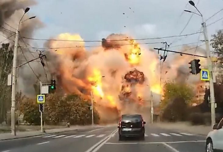 Rusia habría destruido el 30% de las centrales eléctricas ucranianas, dice Zelenski