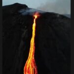 El volcán Strómboli entra en erupción y se activa la alerta naranja
