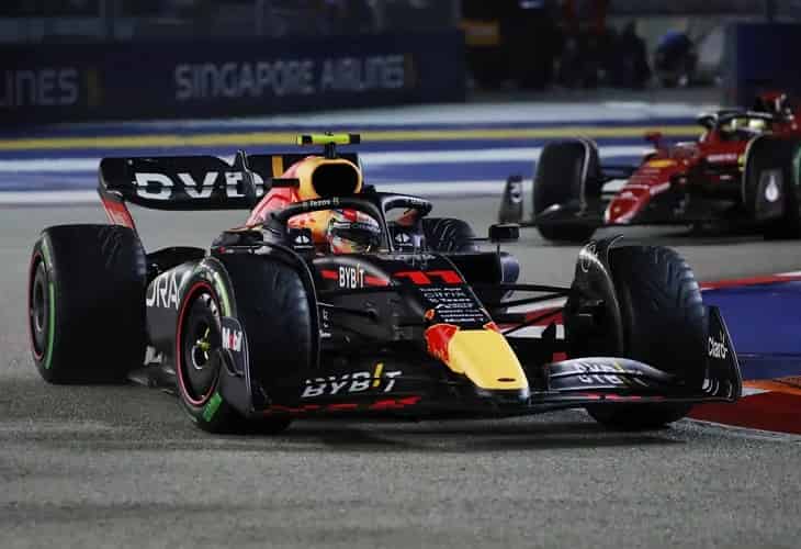 ‘Checo’ Pérez gana en Singapur por delante de Leclerc y de Sainz