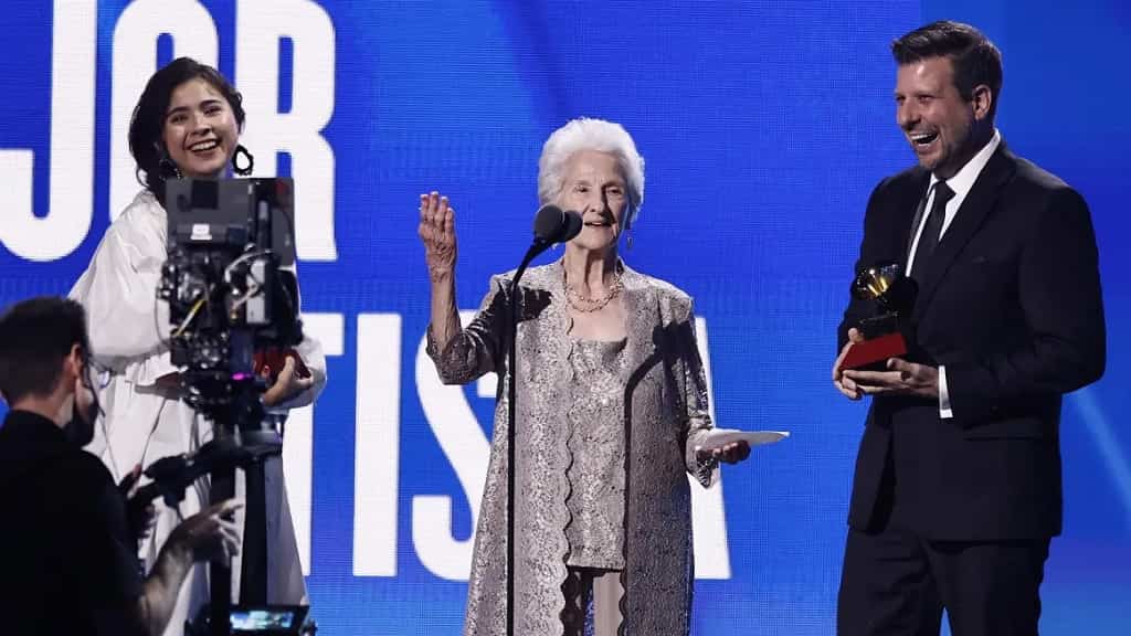 Ángela Álvarez, Mejor Nueva Artista en los Latin Grammy a los 95 años