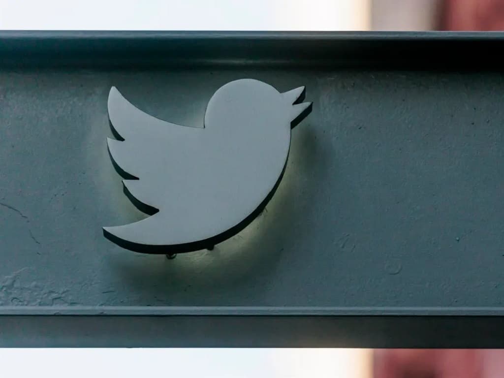 Directivos abandonan Twitter mientras Elon Musk pide poner fin al teletrabajo
