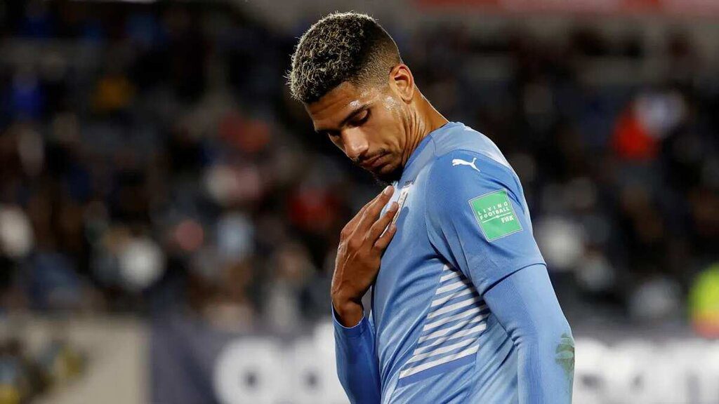 El Barcelona pide a la AUF que no fuerce la recuperación de Ronald Araujo