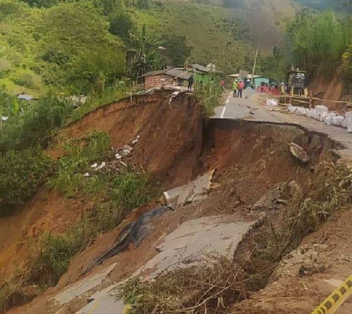Cierre de la vía El Peñol-Marinilla