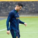 Gary Neville pide al United que despida a Cristiano