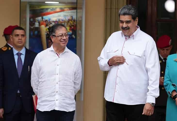 Gustavo Petro aterriza en Venezuela para reunirse con Nicolás Maduro