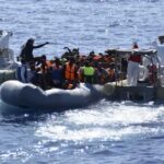 Italia hace un desembarco selectivo de inmigrantes de un barco humanitario