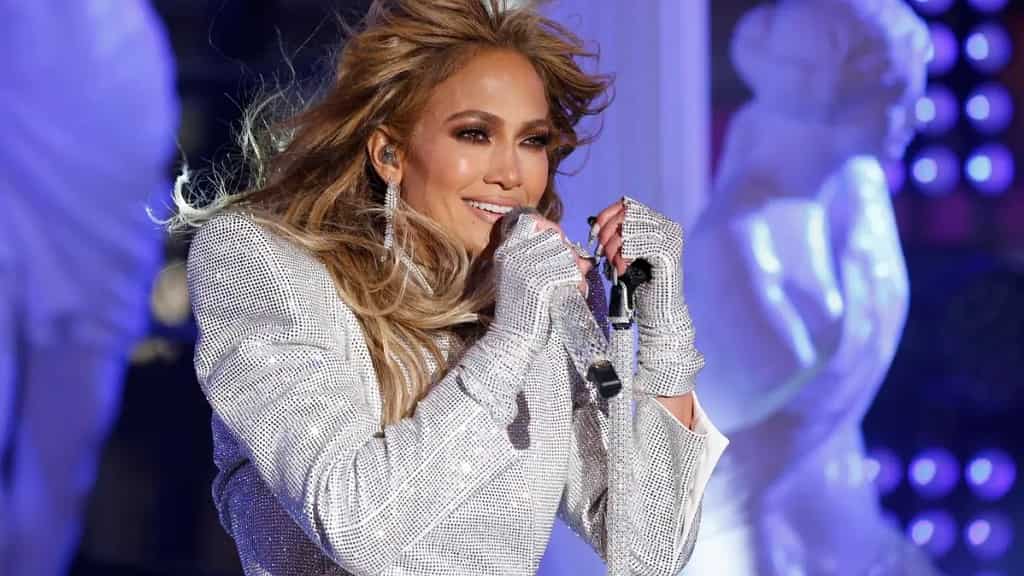 Jennifer Lopez anuncia un nuevo disco en el 20 aniversario de “This is me… Then”