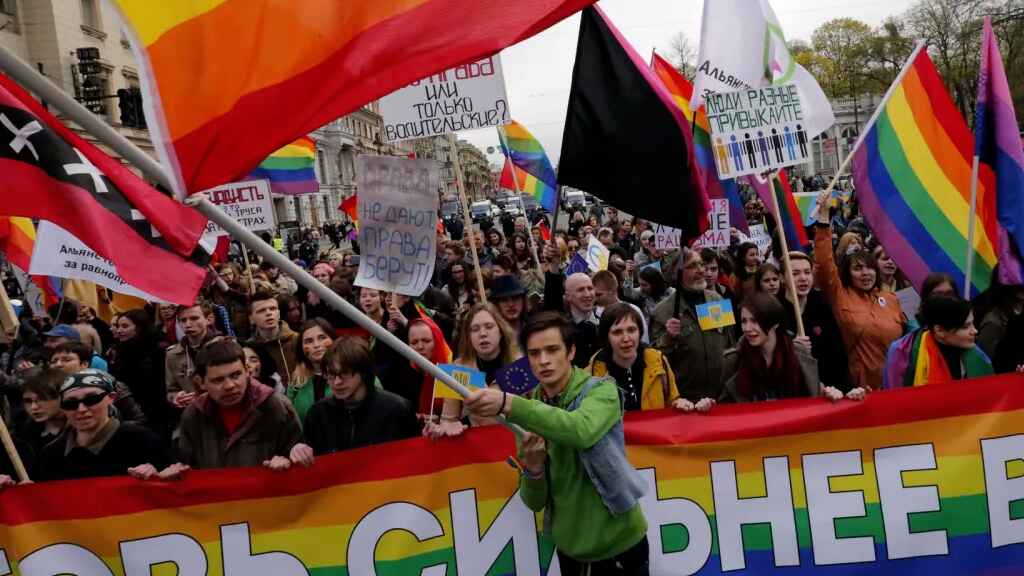 La Cámara Baja de Rusia adopta una ley que prohíbe la “propaganda LGBTQ+”
