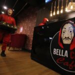 “La casa de papel” inspira un popular café en Pakistán