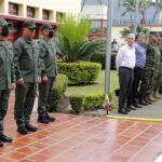 Las Fuerzas Militares de Colombia y Venezuela se reúnen en la frontera