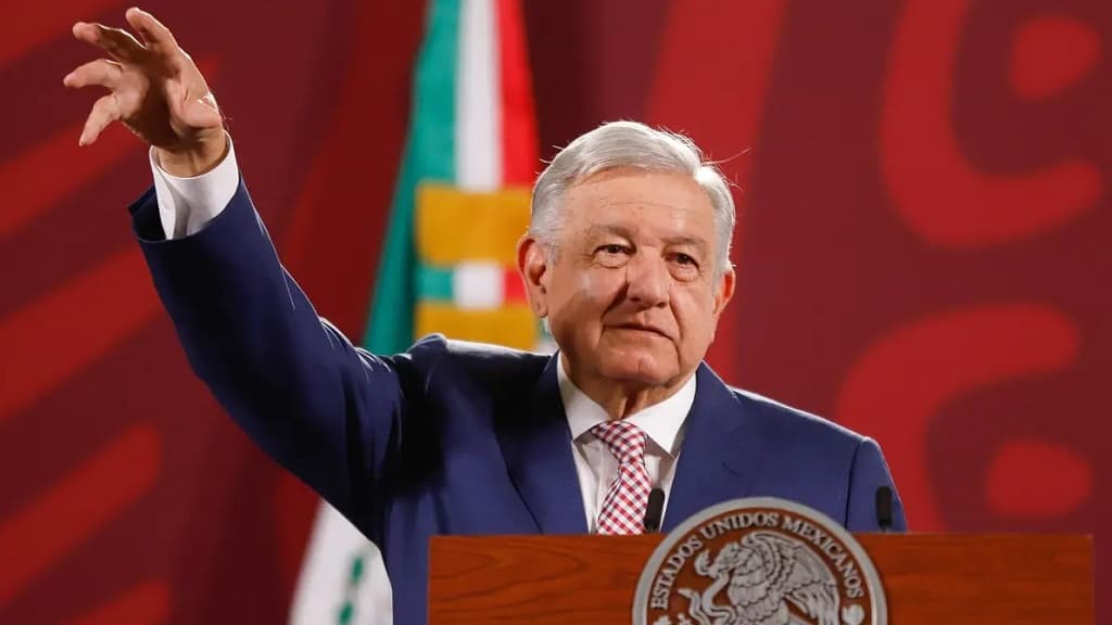 López Obrador vota a favor de que Donald Trump recupere su cuenta en Twitter