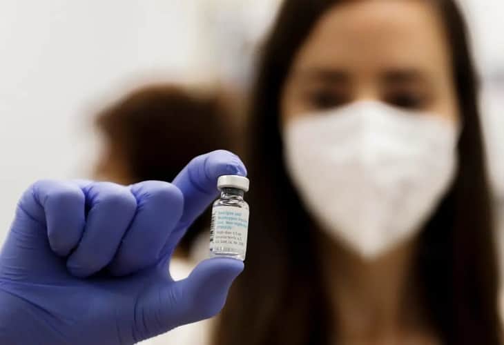 Perú empieza a vacunar contra la viruela del mono a personas con VIH