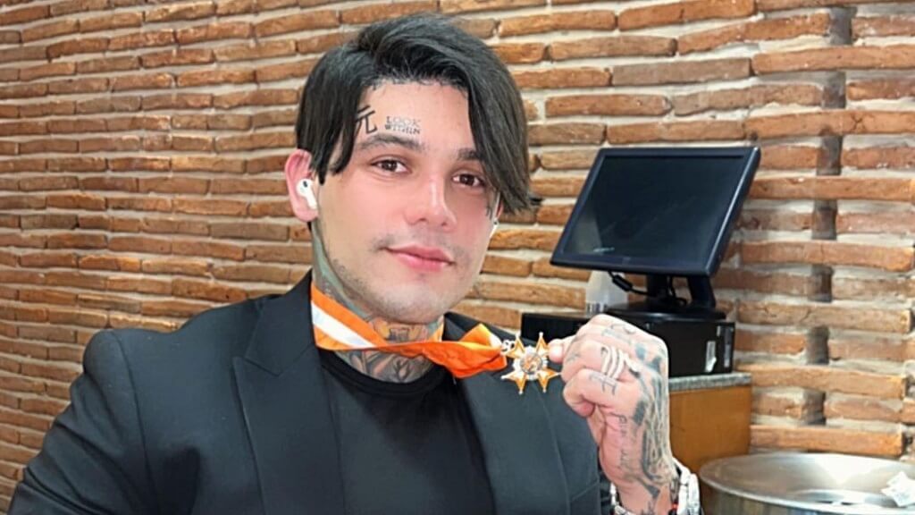 Yeferson Cossio_ se borra tatuajes