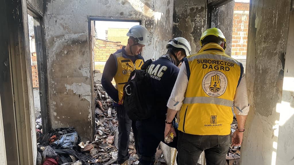 Evacuan 4 casas de Belén Rosales, tras accidente de avioneta en Medellín