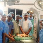 Bebé recién nacida tenía 8 embriones en su vientre, en India