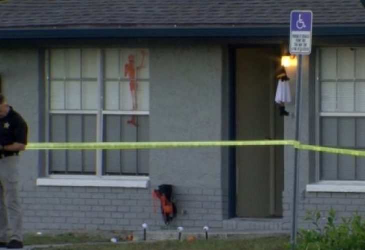 En Pasco, Florida, hombre disfrazado mató a una mujer el 31
