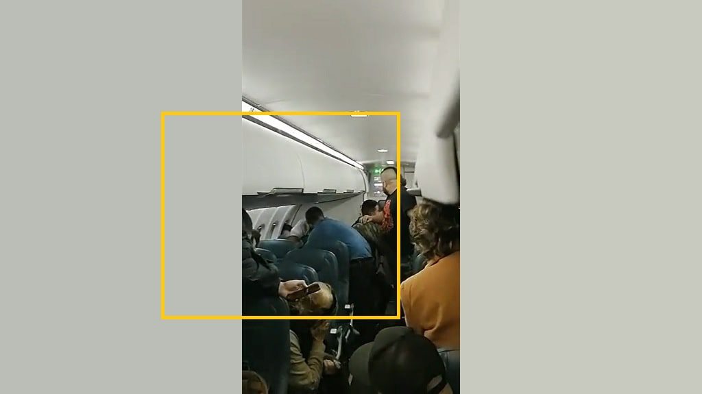 Pasajero le pega a una azafata de Easyfly