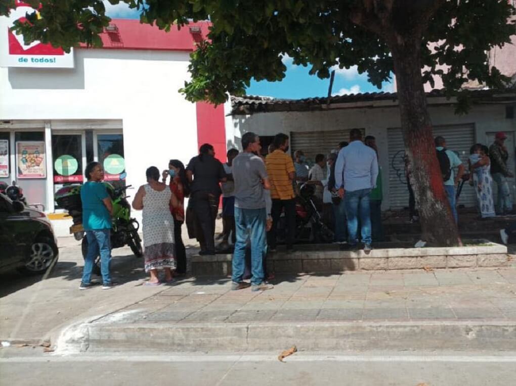 Hombre muere electrocutado en el techo de un D1, en Barranquilla
