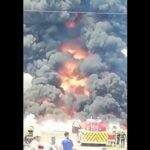 Voraz incendio en una fábrica de plásticos hace temer lo peor, en Cúcuta
