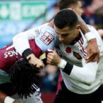 Cristiano Ronaldo y Tyrone Mings FORCEJEO EN ÁREA DEL MANCHESTER VS VILLA