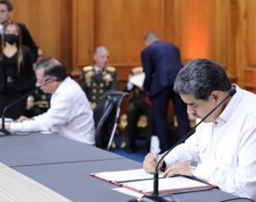 Petro y Maduro se comprometen a fortalecer y mantener las relaciones bilaterales