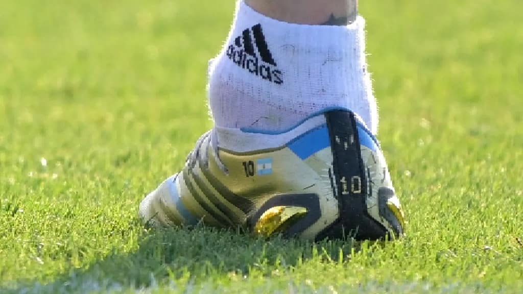 ¿Qué es el bulto en tobillo de Lionel Messi?