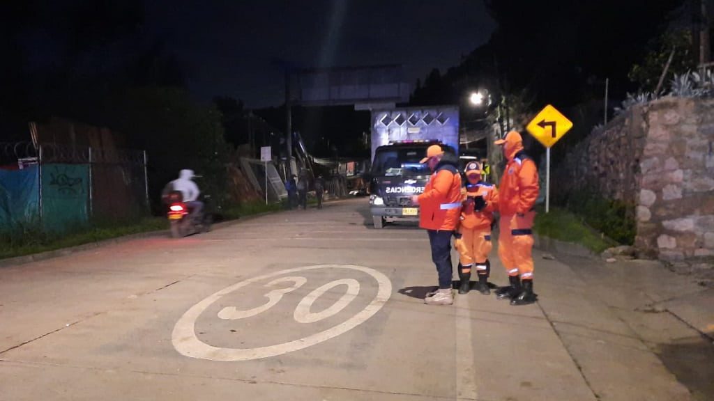 Vía a la Calera, donde aún buscan al vigilante Javier Velilla, reabre este sábado