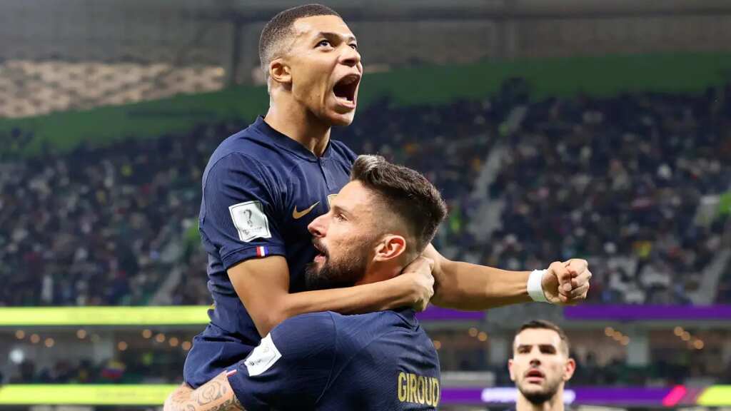 3-1 Giroud y Mbappé dinamitan el muro polaco hacia cuartos