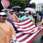Aumentan los arrestos y las deportaciones de inmigrantes durante el año fiscal 2022 en EE