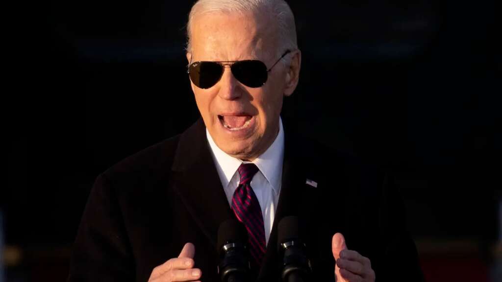 Biden firma una ley que protege el matrimonio igualitario