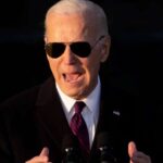 Biden llama a prohibir las armas de asalto en aniversario de masacre en EE