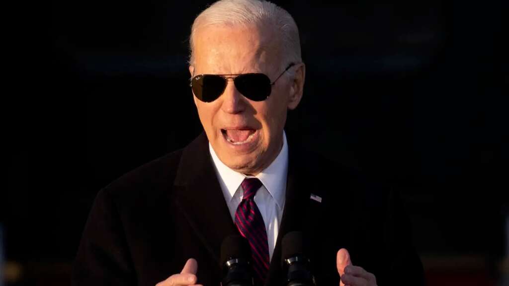 Biden llama a prohibir las armas de asalto en aniversario de masacre en EE