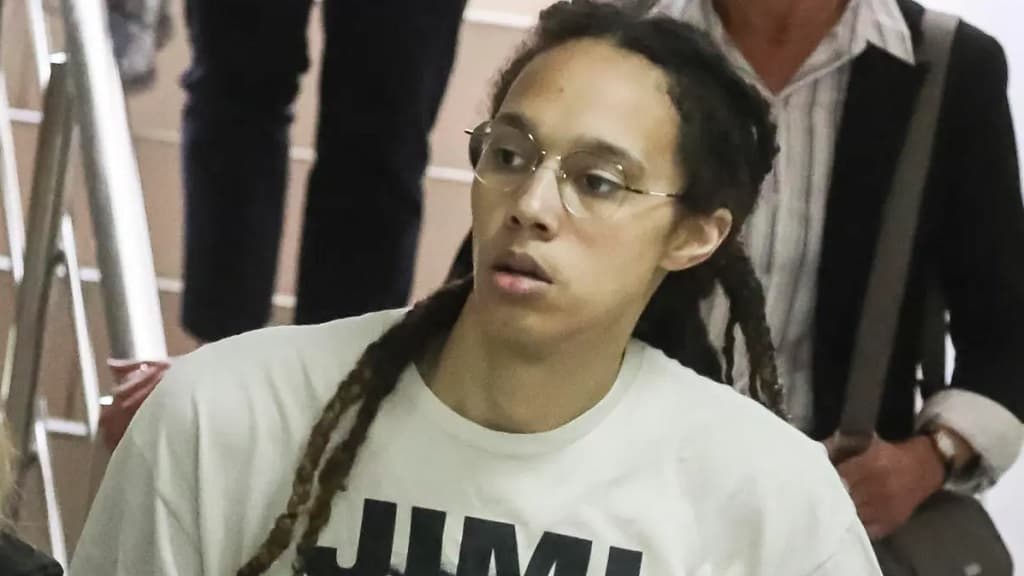 Brittney Griner se recupera en un hospital de Texas tras su liberación