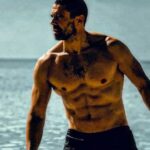 Emmanuel Esparza- cambio físico- fotos en la playa