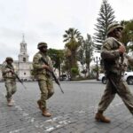 Fuerzas Armadas peruanas se despliegan en puntos estratégicos de Arequipa